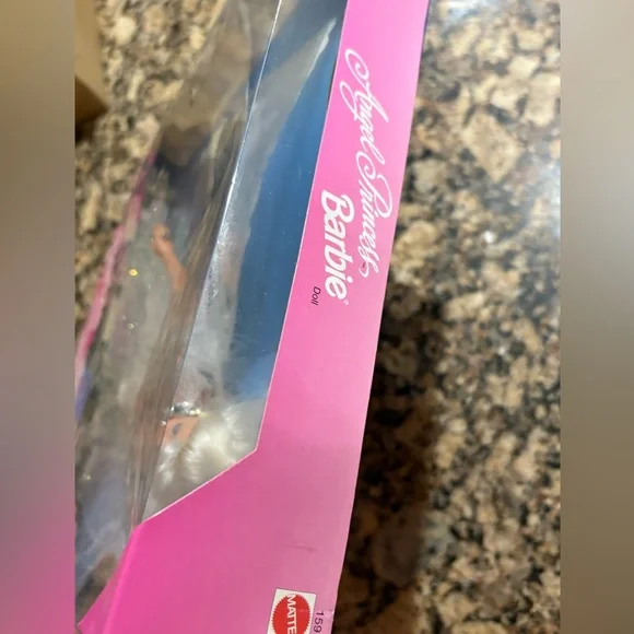 Barbie Angel Princess with Glittering Wings - Picture 6 of 6